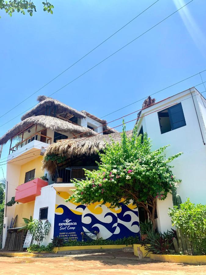 Ostello Experiencia Surf Camp Brisas de Zicatela Esterno foto